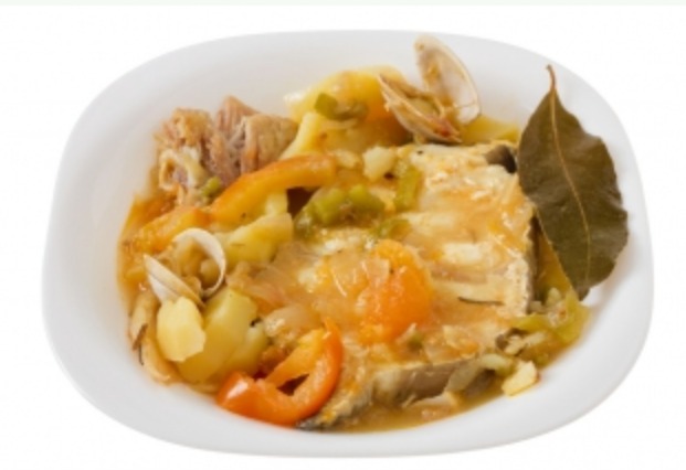 Guiso de verduras con merluza.